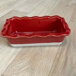 Emile Henry Small Ruffled Loaf Pan (NWOT)